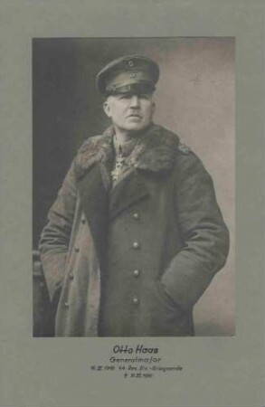 Otto Haas, Generalmajor, Kommandeur der 44. Infanterie-Division 1918 in Uniform, Mütze mit Orden
