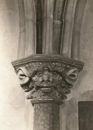 Dom zu Meißen, Kapitell in der Nordhälfte des Lettners : Kapitell (gotisches Fratzenkapitell) in der Nordhälfte des Lettner