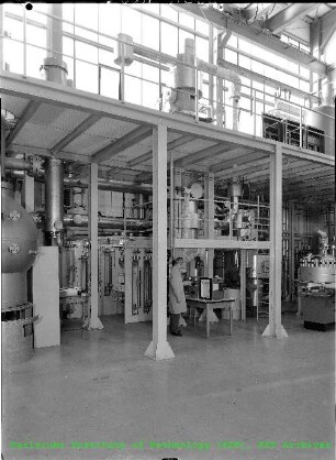 Verdampferloop in der Versuchshalle des Instituts für Reaktorbauelemente (IRB)