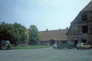 ehemaliges Gut Trenthorst-Wulmenau: Wulmenau: Wirtschaftshof: Dreiflügel-Stallanlage: links Nordflügel: Mitte Querflügel: rechts Südflügel