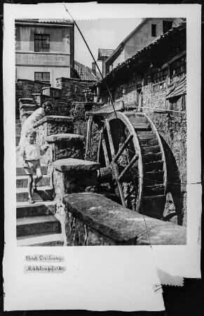 Bad Driburg. Wasserrad an der Mühlenpforte mit Bau- und Möbeltischlerei