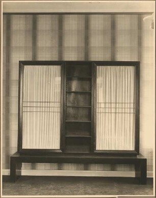 Gemeindehaus der St.Laurentius-Kirchengemeinde, Am Generalshof, Berlin-Köpenick: Innenaufnahme Schrank in Spiel- und Leseraum (F 15344)