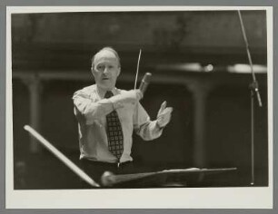 Witold Lutoslawski : Portrait des Dirigenten Witold Lutoslawski in der Komischen Oper Berlin
