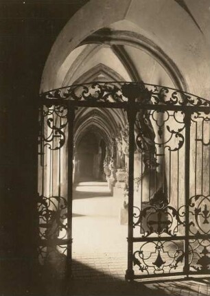 Kreuzgang, Nordflügel : Meißen, Franziskanerkloster, Blick in den Nordflügel des Kreuzgangs