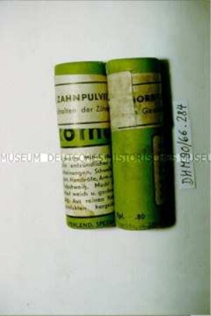 Packung mit Zahnpulver