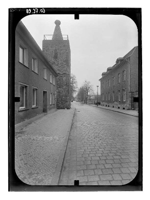 Altlandsberg. Stadtbefestigung (14. Jh.). Strausberger Torturm. Ansicht von der Strausberger Straße (von Westen)
