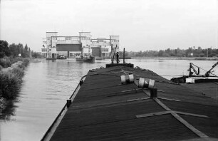 Kembs: Vor der Schleuse Kleinkembs