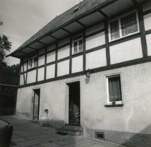 Schlagwitz (Kreis Glauchau), Bachstraße 30. Zweiseithof (1801/1900). Wohnstallhaus