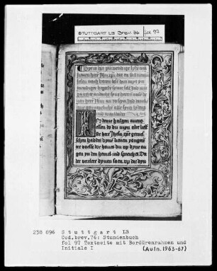 Niederdeutsches Stundenbuch (Lüning-Bergheim-Gebetbuch) — Textseite mit Bordürenrahmen und Initiale I, Folio 97recto
