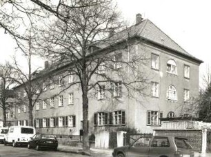 Dresden-Trachau, Wilder-Mann-Straße 18b/18. Doppelwohnhaus. Straßenansicht