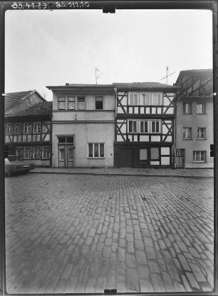 Nordhausen, Altendorf. Wohnhäuser. Straßenfront