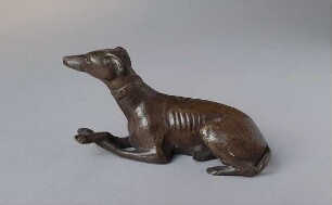 Liegender Windhund