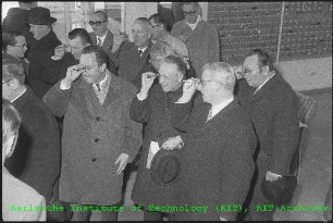 Besuch von Francois Seydoux de Clausonne (französischer Botschafter) am Kernforschungszentrum Karlsruhe (KfK)