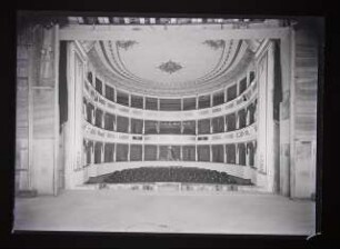 Stadttheater, Marburg a.d. Drau: Ansicht Zuschauerraum (Negativ zu Inv. Nr. TBS 200,02)