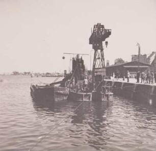 Rostock Hafen mit Bagger