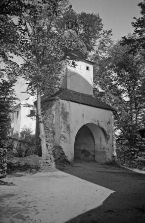 Burg Karlstein / Schloss Karlstein — Torbau