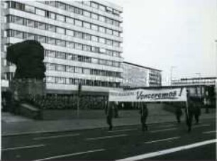Parade der Kampfgruppen