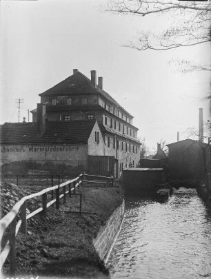 Dresden-Löbtau, Am Weißeritzmühlgraben, anstelle der Spiegelschleife nach 1813 errichtete Spinnmühle, seit 1887 Schokoladenfabrik Lippold