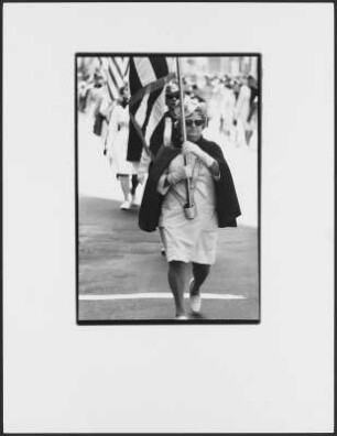 Frauen mit Flaggen auf einer Parade, New York