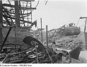 Dresden. Zerstörte Gebäude und Anlagen der Reichsbahn-Werkstätten