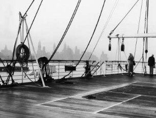 Einfahrt in New York, aus der Serie 'Die Welt des Tabaks'