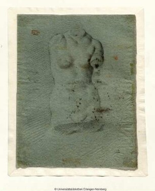 Antiker weiblicher Torso, von vorn