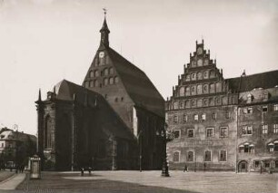 Freiberg. Der spätgotische Dom St. Marien und und das spätgotische Stadtmuseum (ehemaliger Domherrenhof) vom Untermarkt aus