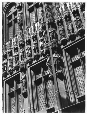 Figurenschmuck am Rathaus, Brüssel, Flandern, Belgien