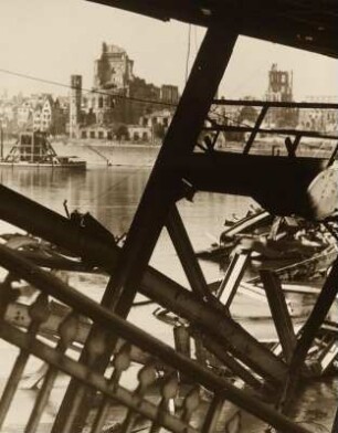Köln, zerstörte Hohenzollenbrücke