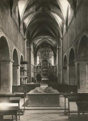 Wechselburg, Stiftskirche, Inneres, Mittelschiff nach Osten