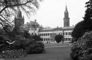 Weinheim: Schloss mit Turm und Tor
