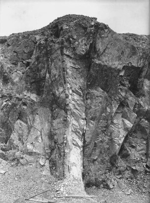Dubring, Steinbruch am Dubringer Berg, Stockwerkabbau, Grauwacke