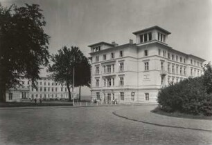 Bad Doberan-Heiligendamm, Prof.-Dr.-Vogel-Straße 6. Sanatorium für Werktätige, Haus "Berlin" (ehemals "Grand-Hotel", um 1875)