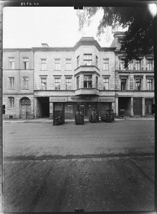 Görlitz-Altstadt, Elisabethstraße 36. Wohnhaus mit Laden (um 1875). Straßenfront
