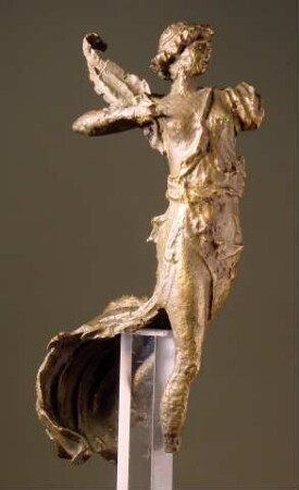 Hellenistische (?) Statuette der bogenschiessenden Diana