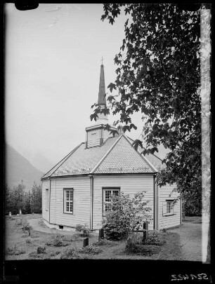 Merok: Kirche