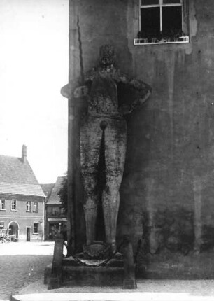 Rolandsfigur : Rolandsfigur. Sandstein. 1610. Belgern, Rathaus