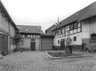 Frankfurt, Alt-Niederursel 18