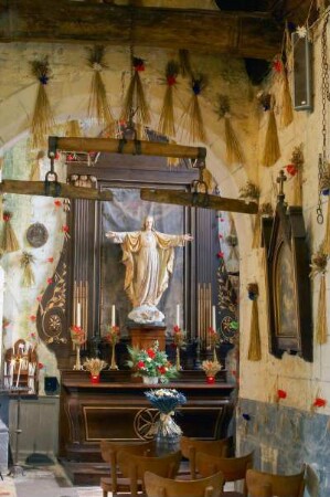 Frankreich. Haute Normandie. Seine Maritime. Blosseville sur Mer. Eglise Saint Martin. L Eglise decoree