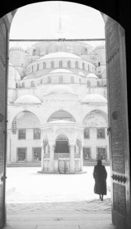 Istanbul: Tor zur Sultan-Ahmed-Moschee