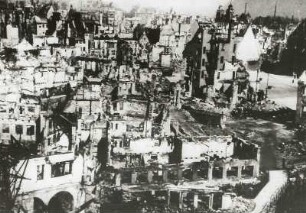 Nürnberg. Stadtansicht nach den amerikanischen Bombenangriffen