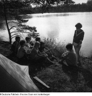 Feriengestaltung (Baden, Boot fahren)
