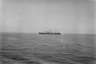 Dampfer : Blick auf ein Dampfschiff