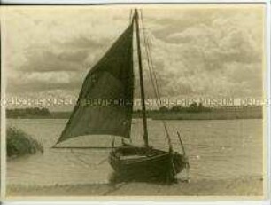 Kleines Segelboot