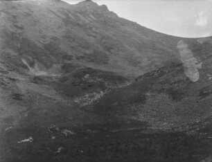 Berghang mit Geröll : Blick auf einen Berghang mit Geröll