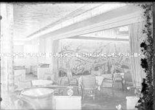 Salon an Bord des Hochseepassagierdampfers "Bremen", Wandbild Aquariumsszene