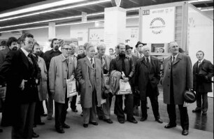 München: Gruppe Journalisten auf der Ausstellung