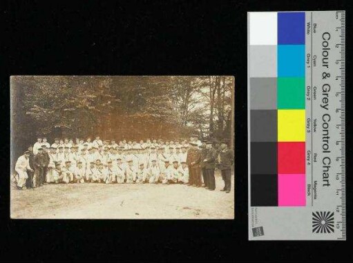 Mannschaft, Gruppenfoto - Postkarte adressiert an Matr. K. Vogler W. Hafen, Netzsperrkommando