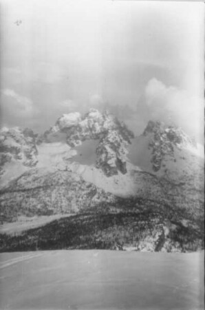 Winterurlaub in den Alpen. Berlglandschaft