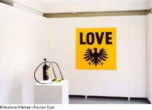 Corporate Identity und Love : Bewegung NURR (Hersteller): Corporate Identity und Love. 2002. Raumaufnahme. Dresden: Bräustübel. Das Leonhardi-Museum zeigt: Bewegung NURR, 20.04.-23.05.2002